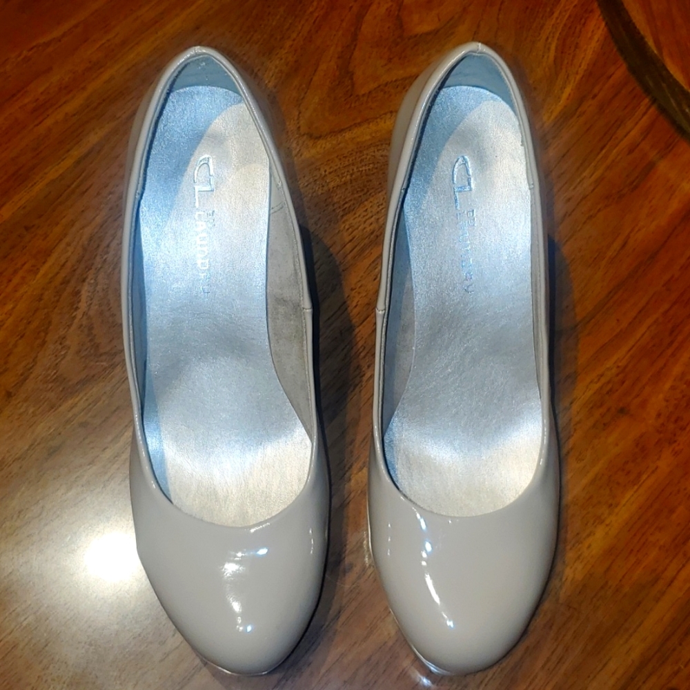 CL Heels - Picture 2 of 7